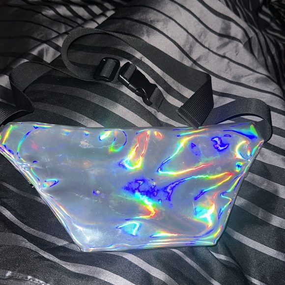HOLOGRAPHIC FANNY PACK - Picture 3 of 4